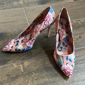 Gianni Bini pink floral statement pumps